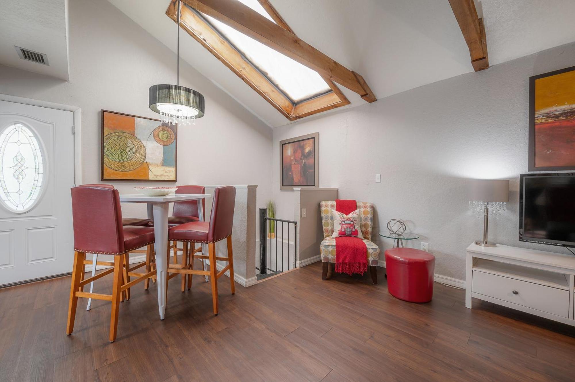 Hidden Couples Loft Retreat In Heights Foodie District タンパ エクステリア 写真