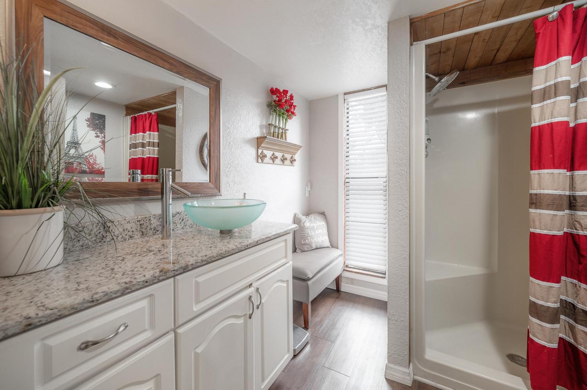 Hidden Couples Loft Retreat In Heights Foodie District タンパ エクステリア 写真