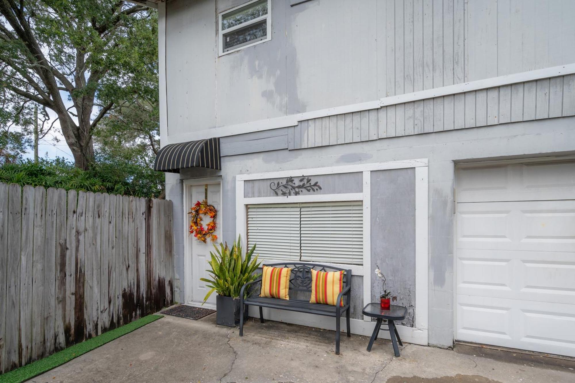 Hidden Couples Loft Retreat In Heights Foodie District タンパ エクステリア 写真